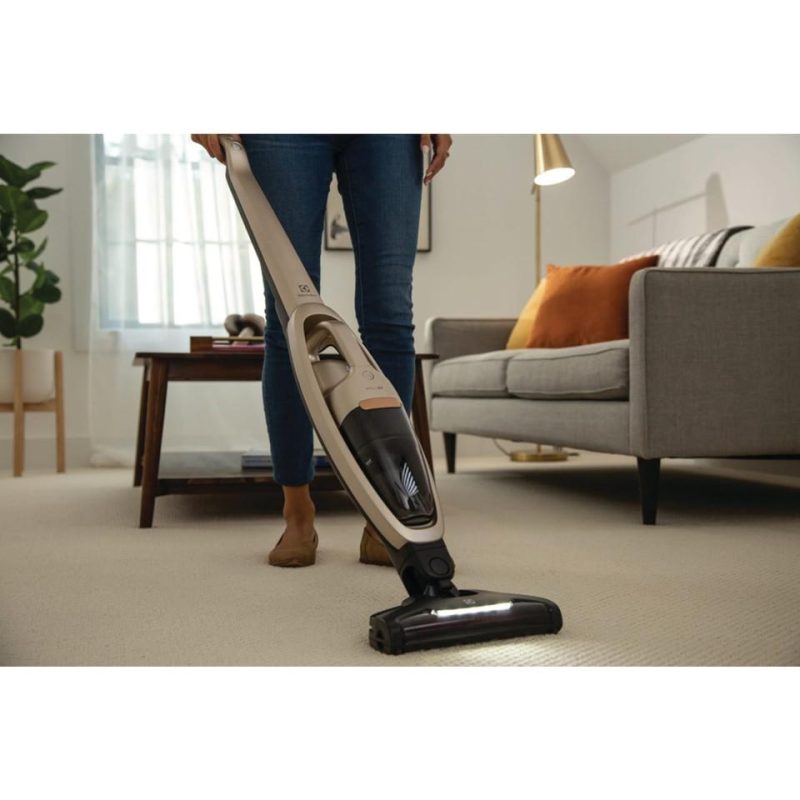 Upright & Cordless Vacuums |  Electrolux WellQ7™ Cordless 2-in-1 vacuum – EHVS35H2AQ Cream Vacuum Cleaners Cream